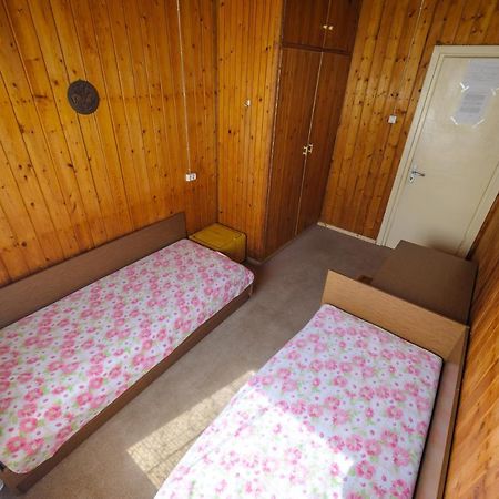 Nostalgija Pervalkoje Hostel Neringa Bagian luar foto