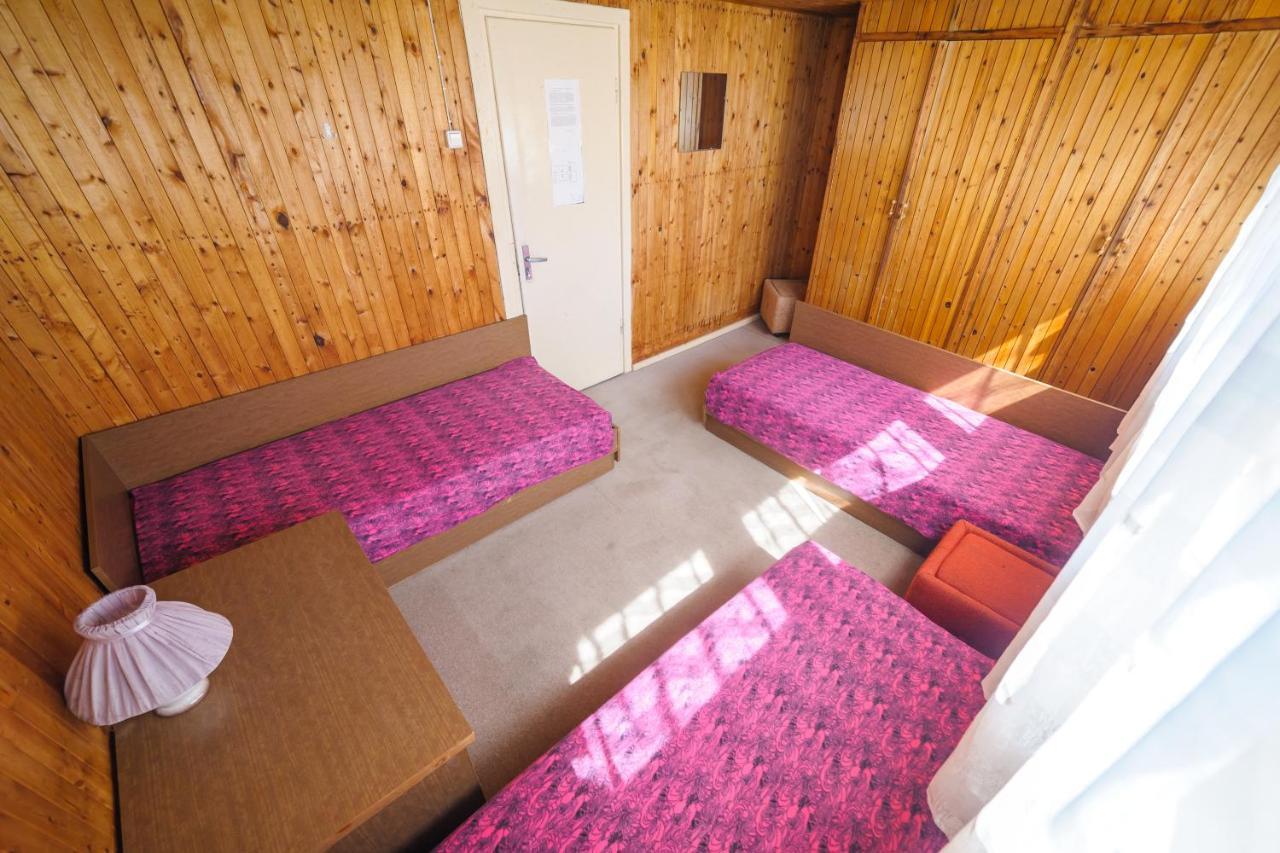 Nostalgija Pervalkoje Hostel Neringa Bagian luar foto