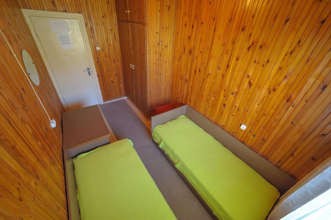 Nostalgija Pervalkoje Hostel Neringa Bagian luar foto