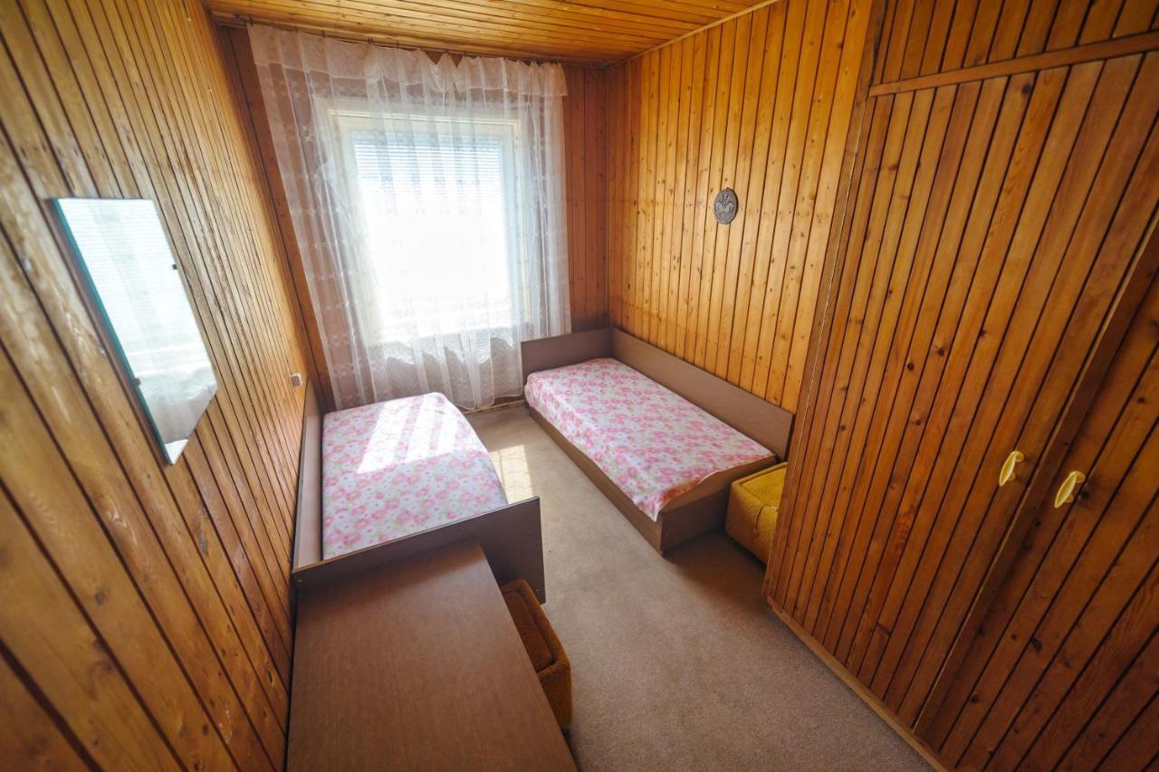 Nostalgija Pervalkoje Hostel Neringa Bagian luar foto