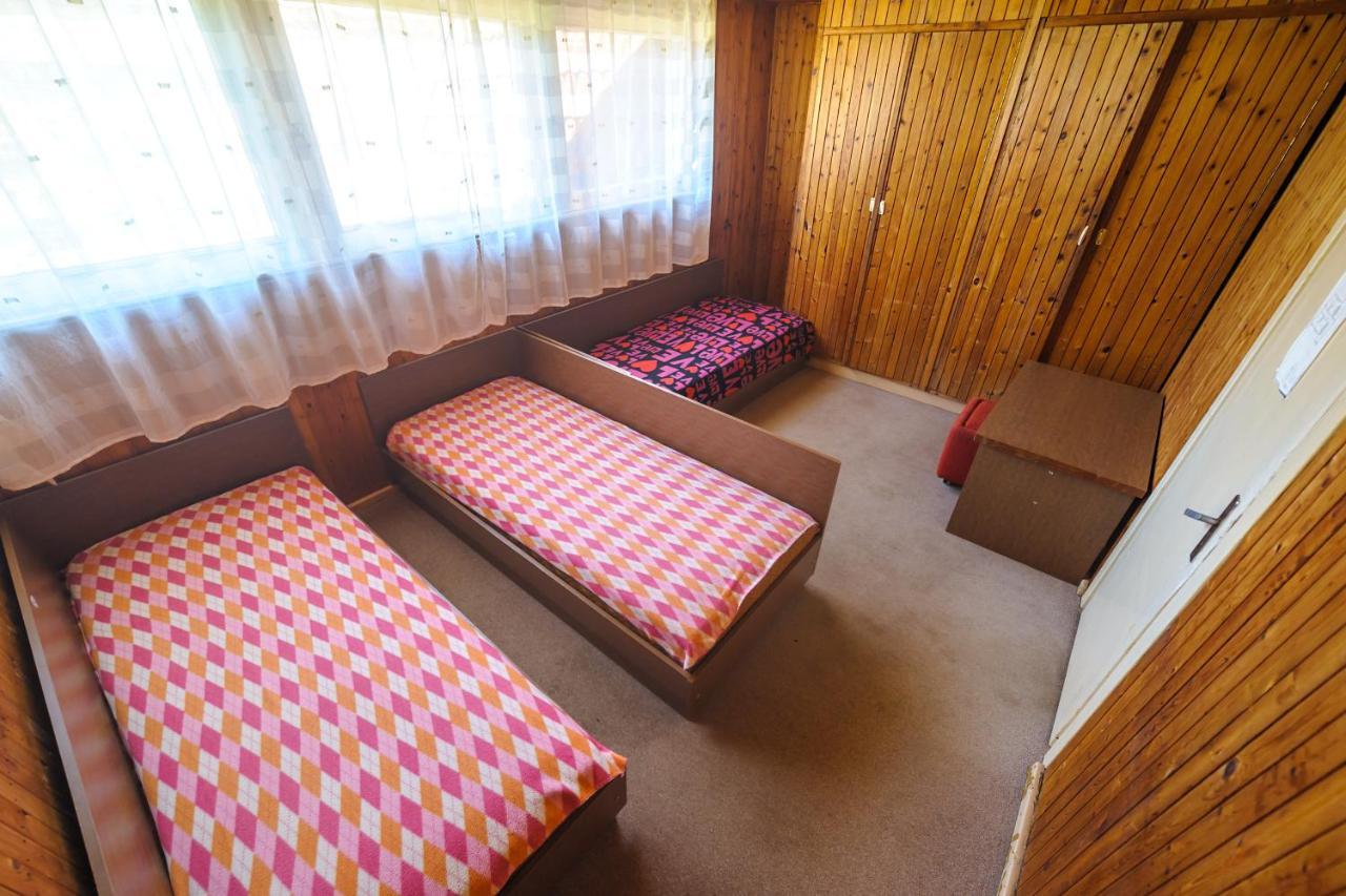 Nostalgija Pervalkoje Hostel Neringa Bagian luar foto