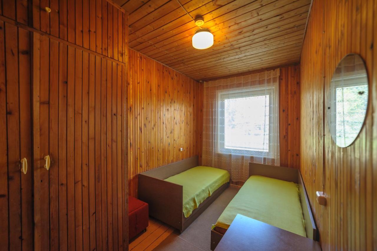 Nostalgija Pervalkoje Hostel Neringa Bagian luar foto