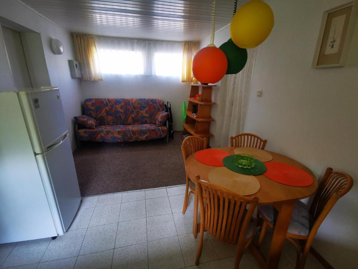 Nostalgija Pervalkoje Hostel Neringa Bagian luar foto